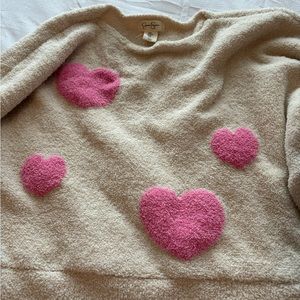 Super comfy heart sweater 💕